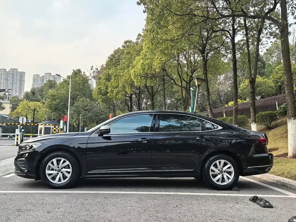 Volkswagen Passat 2024 из CN, фото 7