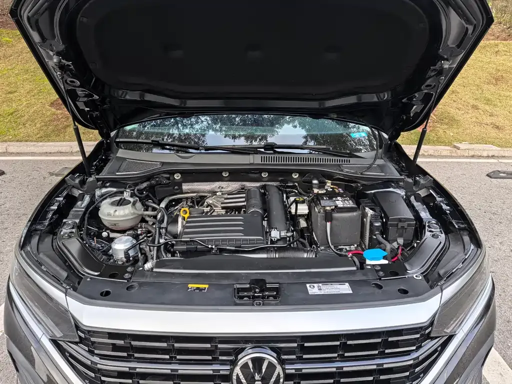 Volkswagen Passat 2024 из CN, фото 2