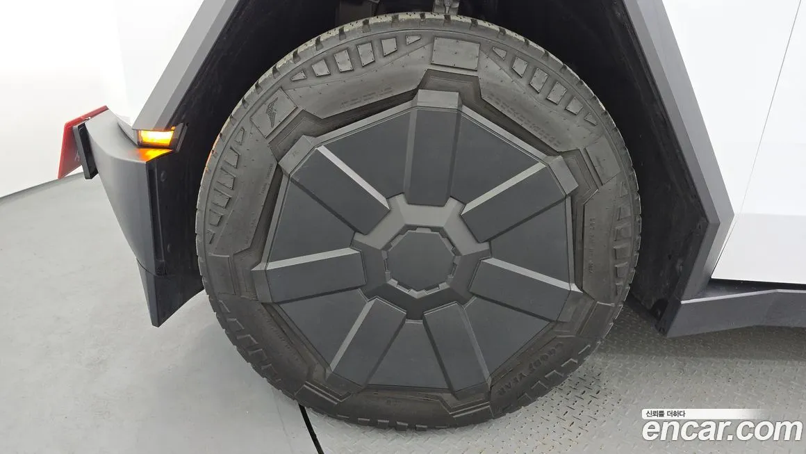 Tesla Cybertruck 2024 из KR, фото 5