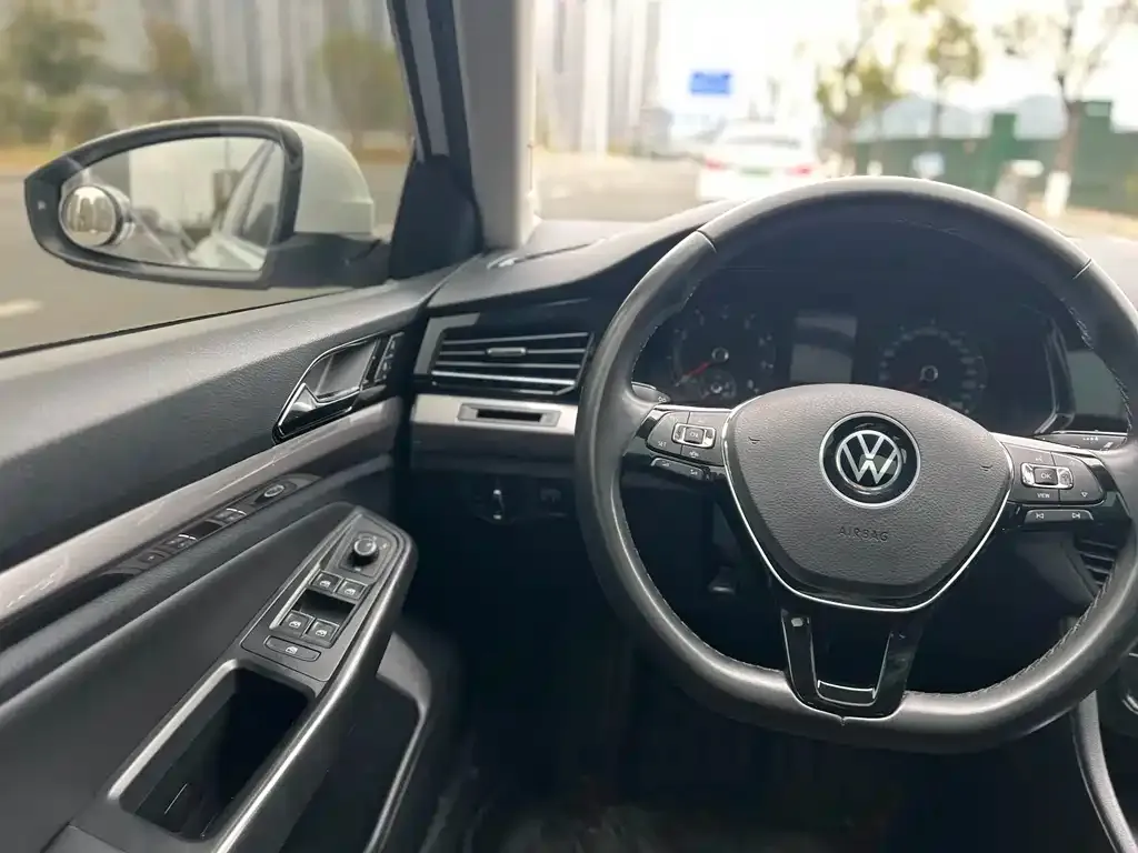 Volkswagen Bora 2021 из CN, фото 8