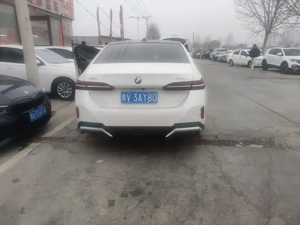 BMW 5 Series 2025 из CN, фото 3
