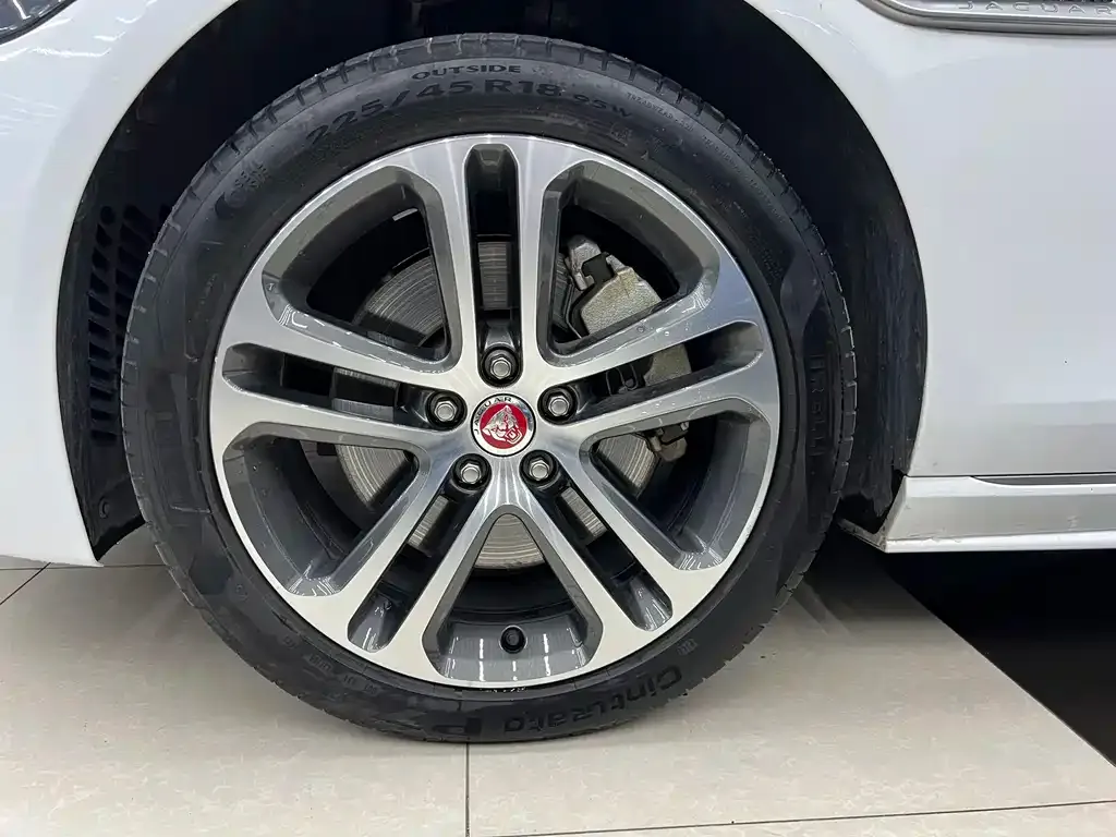 Jaguar XEL 2023 из CN, фото 5