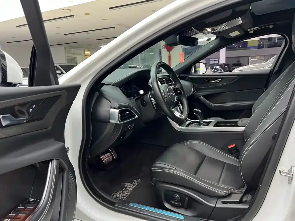 Jaguar XEL 2023 из CN, фото 3