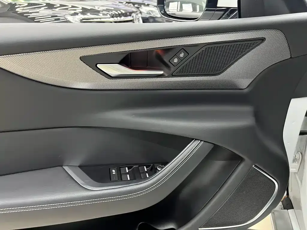 Jaguar XEL 2023 из CN, фото 8