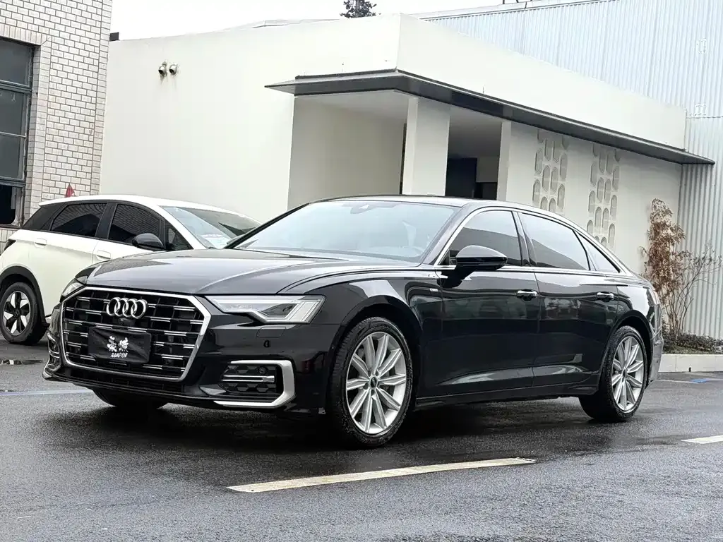 Audi A6L — фото 1