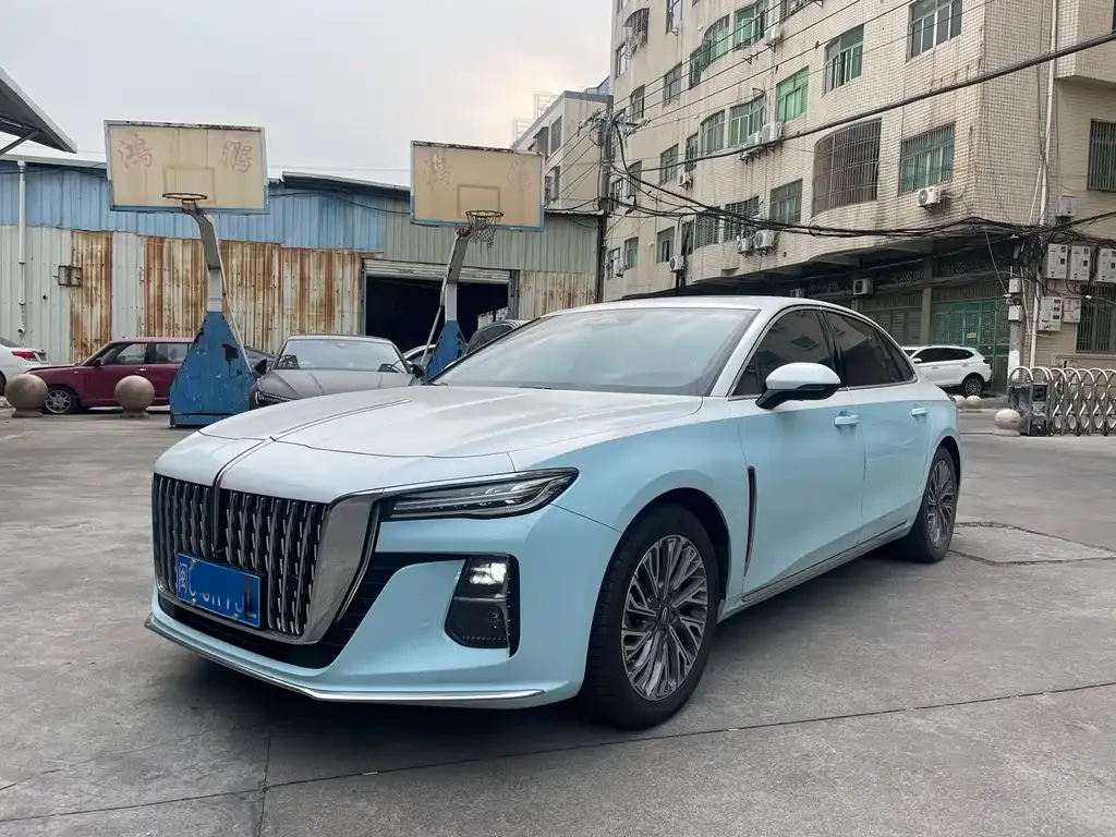 Hongqi H5 — фото 1