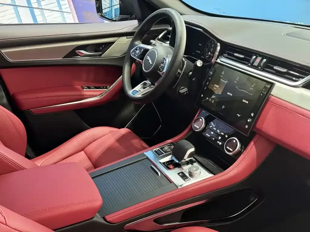 Jaguar F-PACE 2024 из CN, фото 3