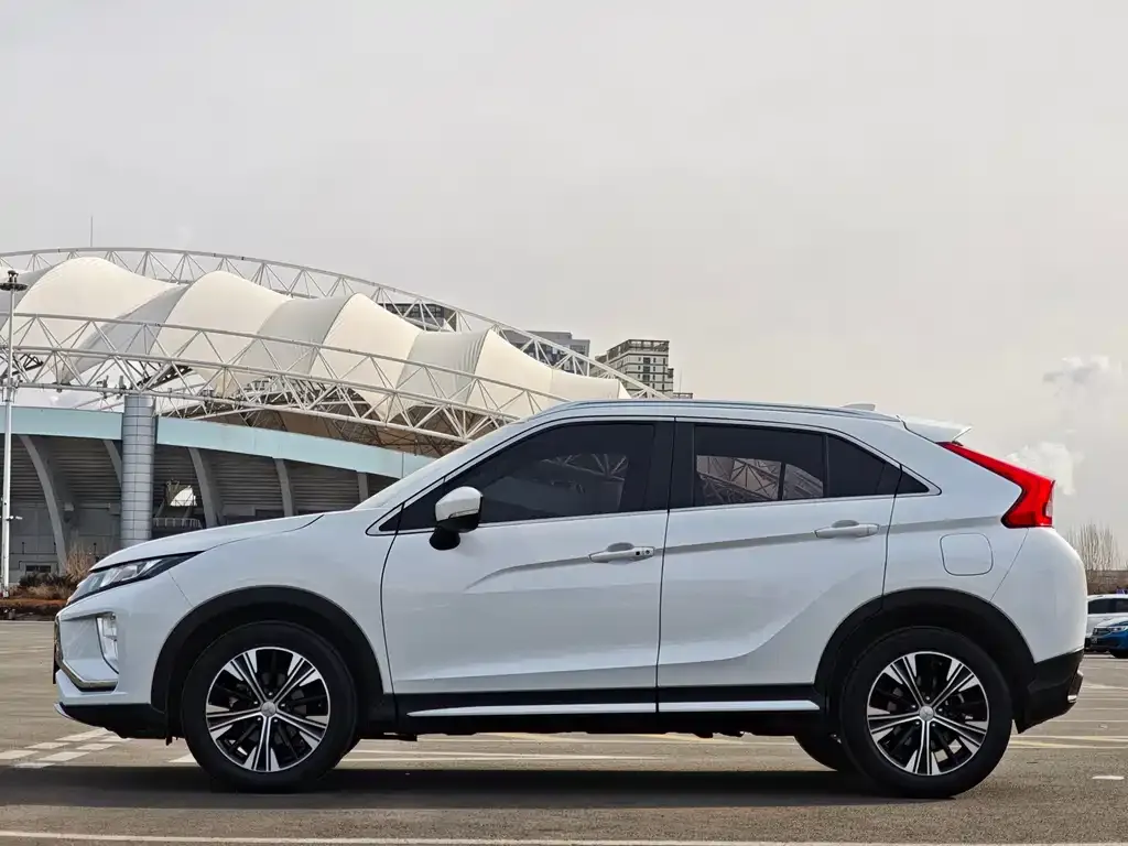 Mitsubishi Eclipse Cross — фото 3