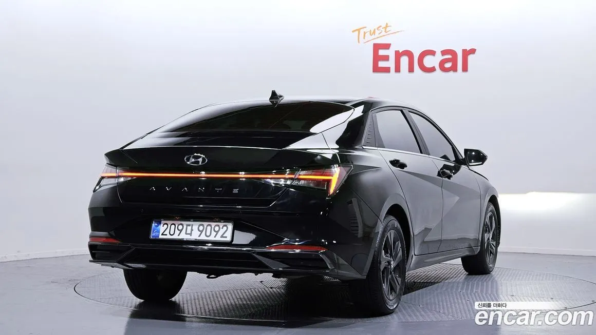 Hyundai AVANTE — фото 3