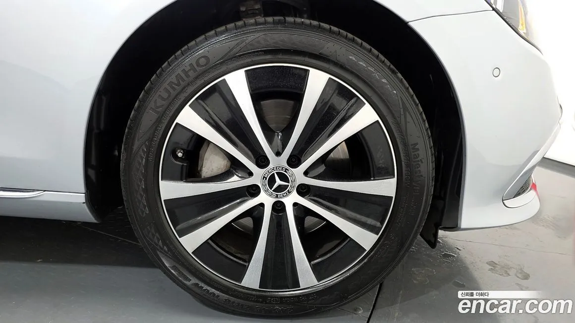 Mercedes-Benz E-Class 2021 из KR, фото 8