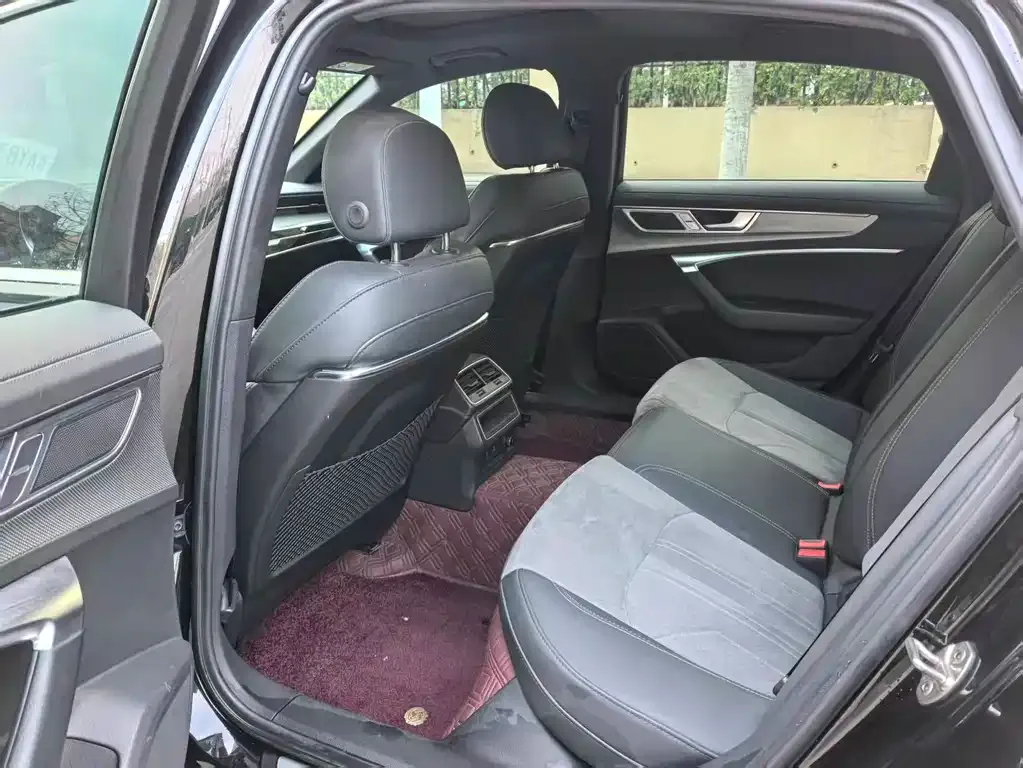 Audi A6L 2023 из CN, фото 3