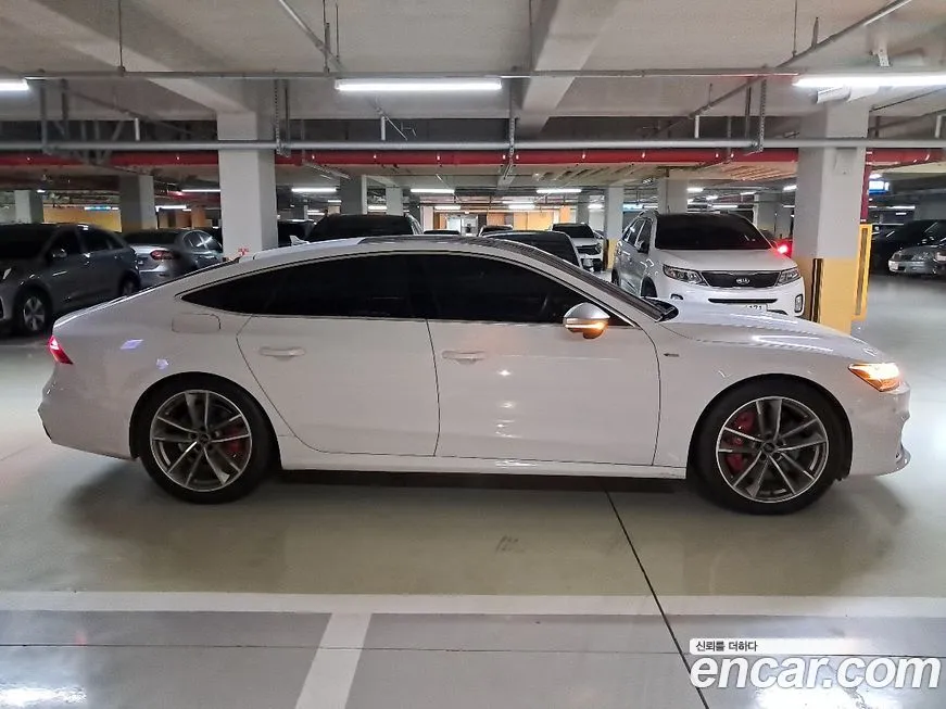 Audi A7 — фото 9