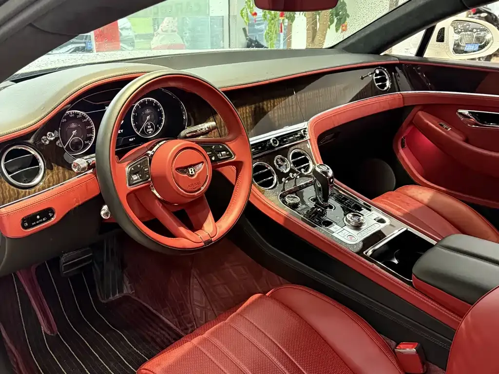 Bentley Continental 2023 из CN, фото 7