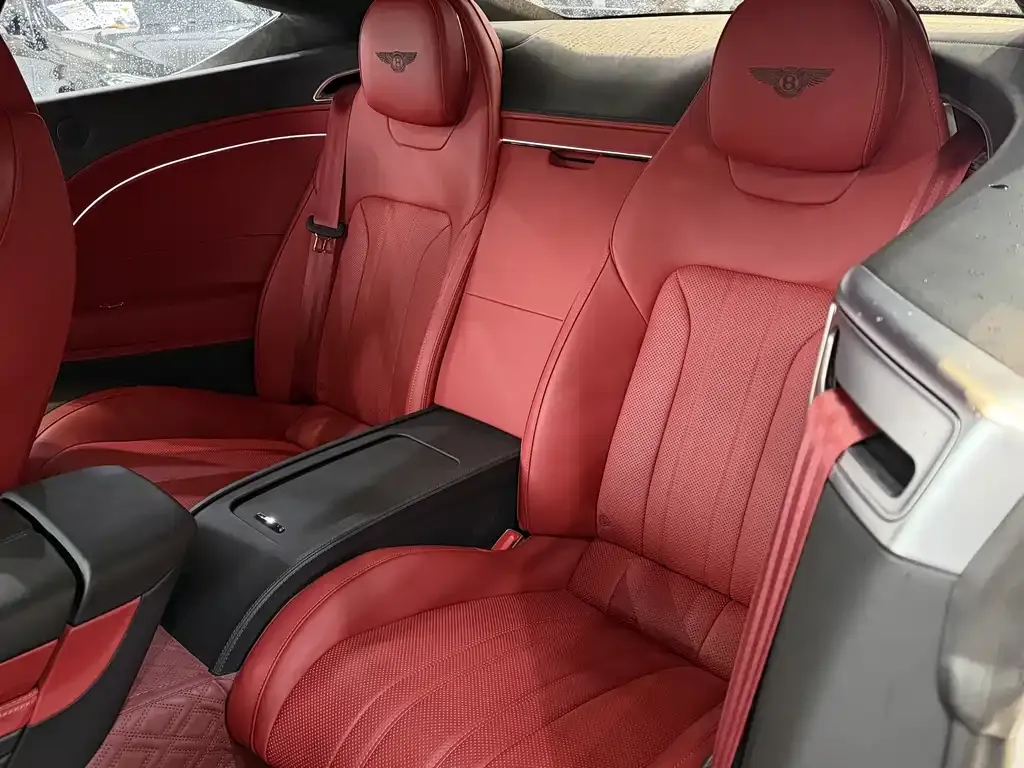 Bentley Continental 2023 из CN, фото 6