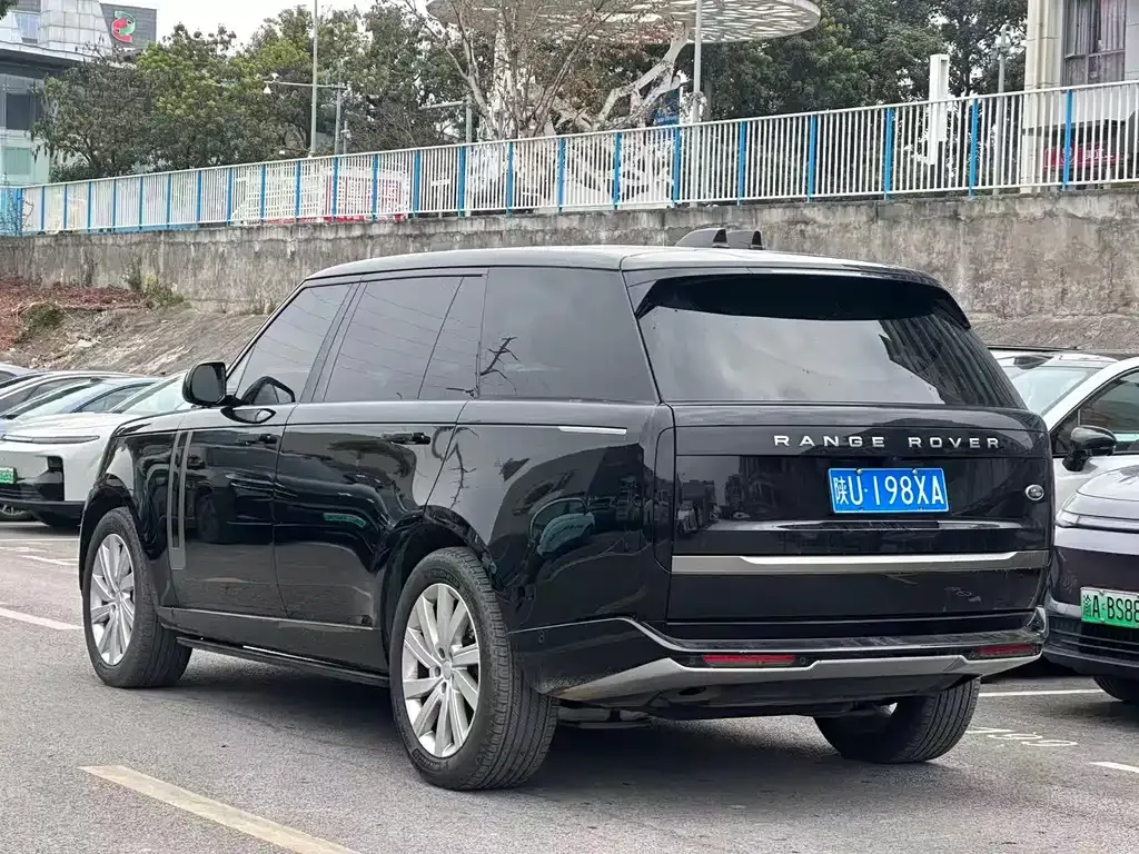Land Rover Range Rover 2024 из CN, фото 8
