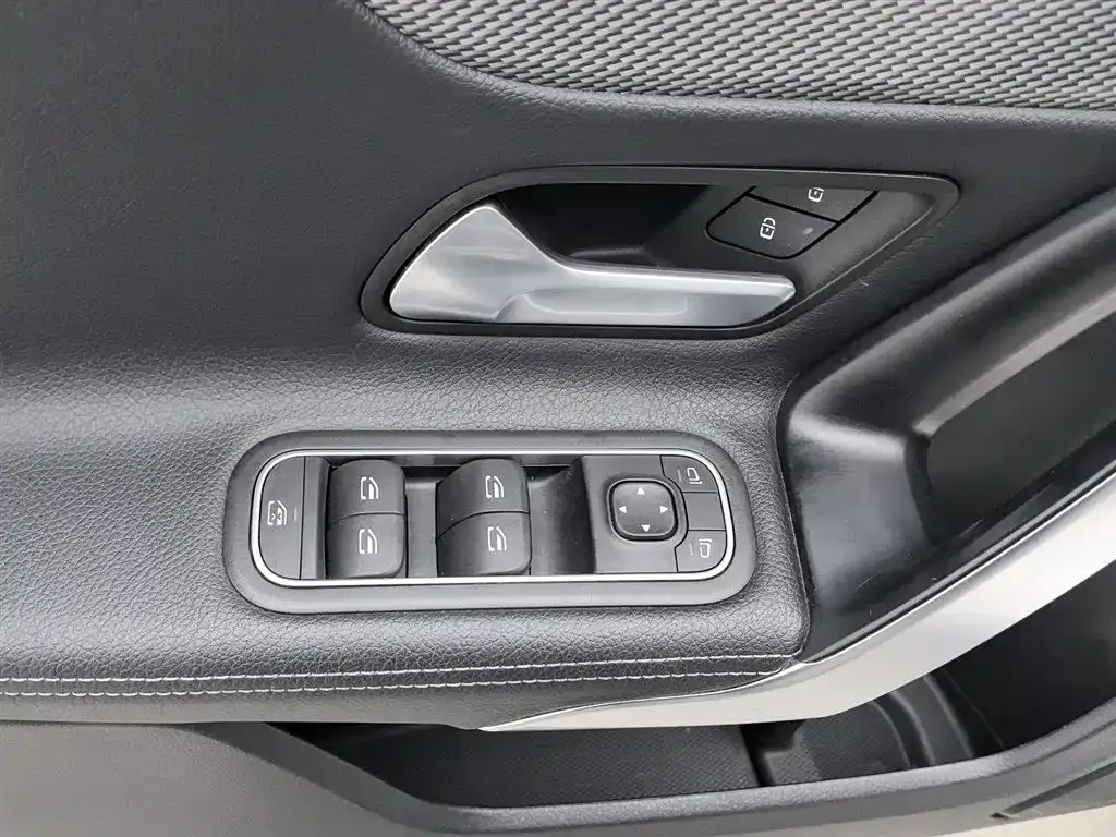 Mercedes-Benz A-Class 2023 из CN, фото 8