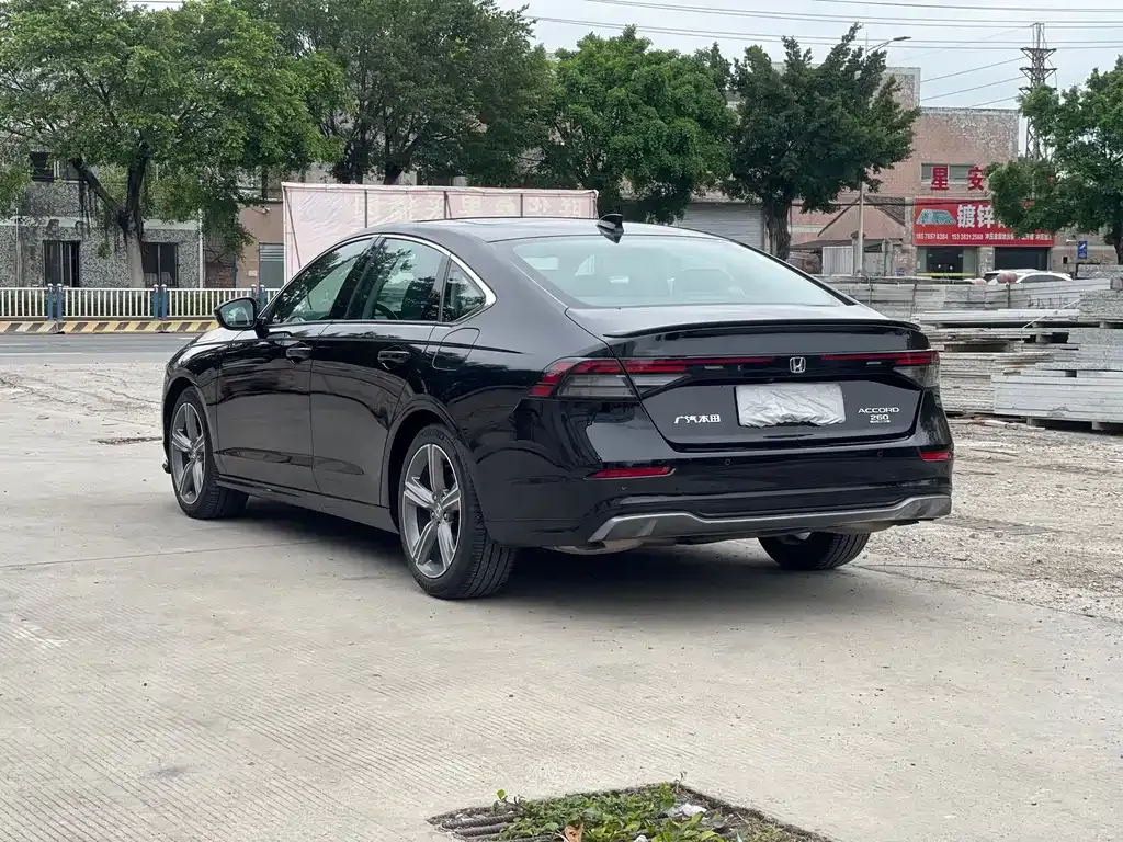 Honda Accord — фото 10