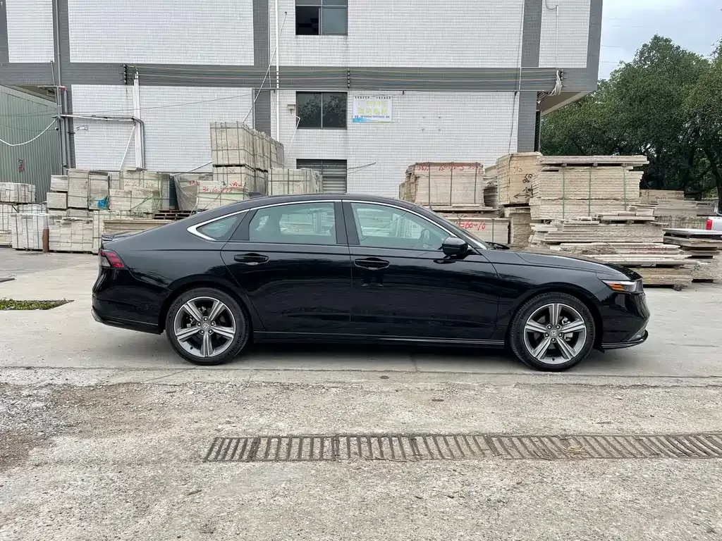 Honda Accord — фото 8