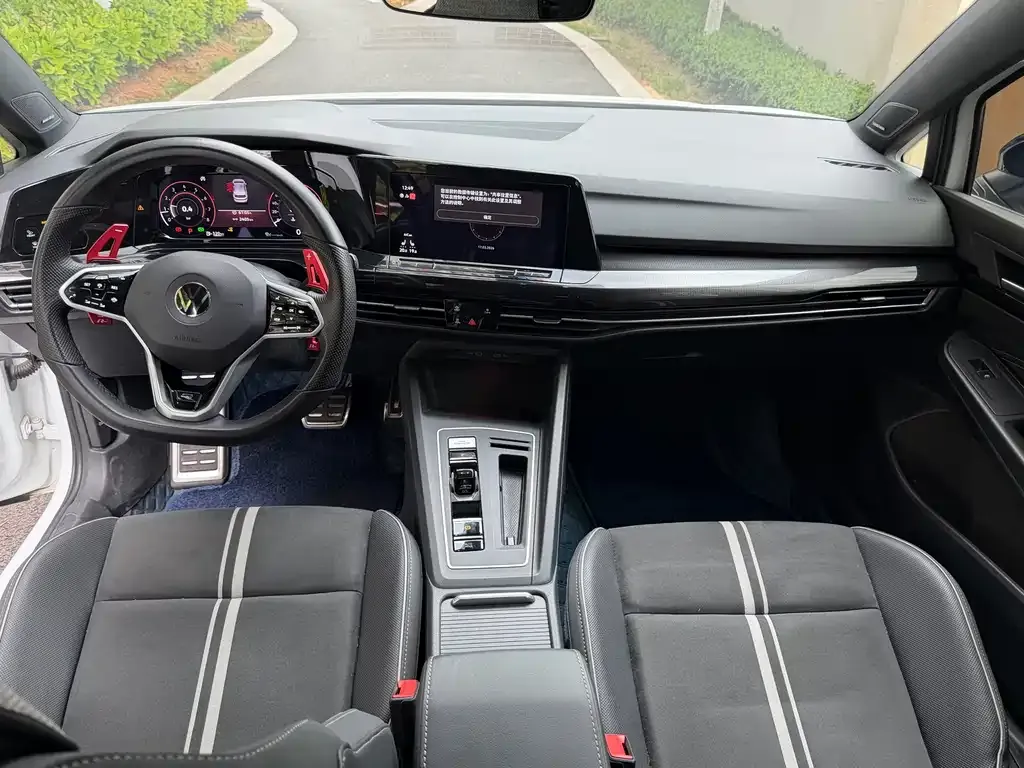 Volkswagen Golf 2022 из CN, фото 2