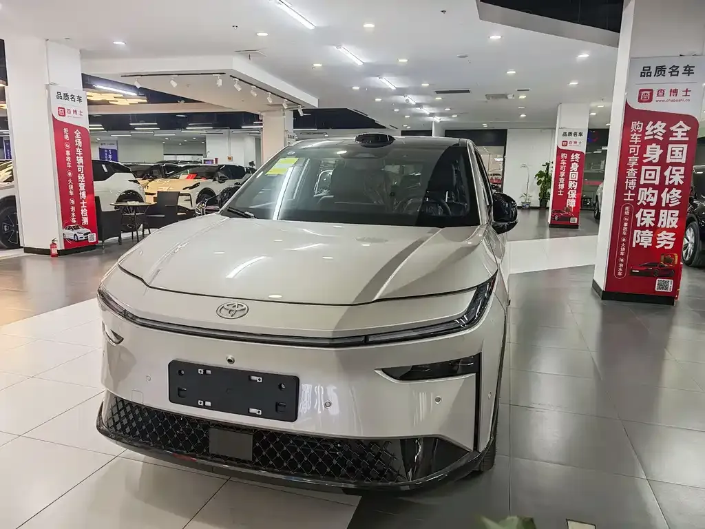 Toyota Platinum 3X 2025 из CN, фото 6