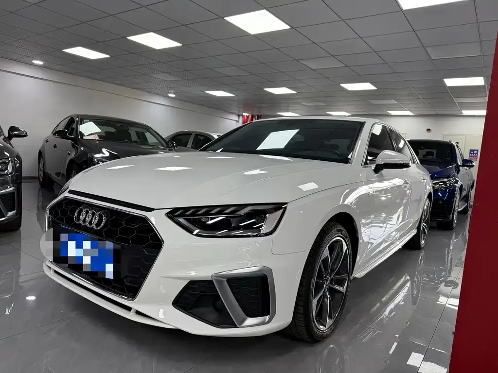 Audi A4L 2022 из CN, фото 1