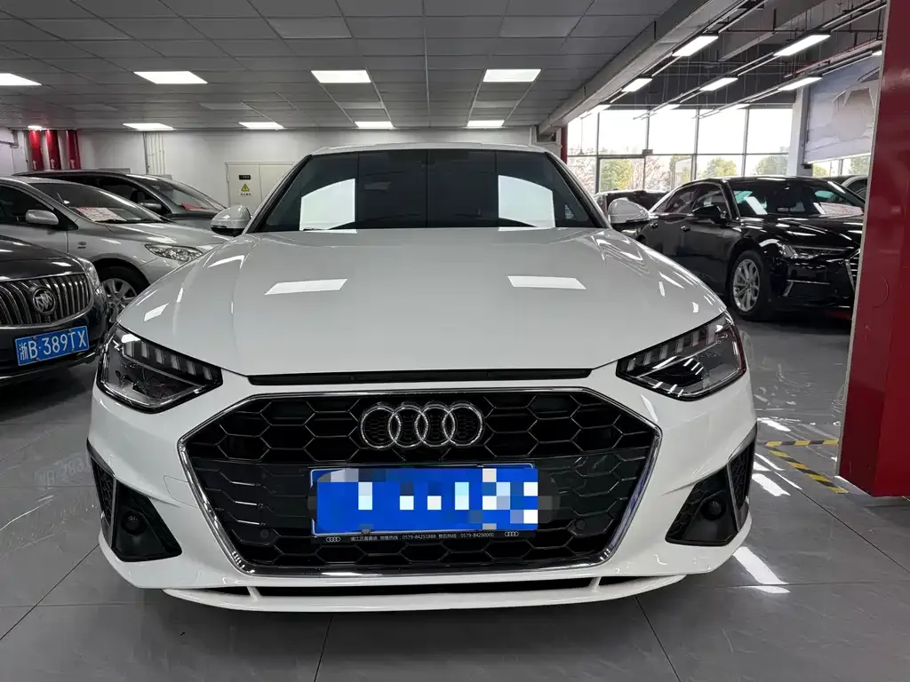 Audi A4L 2022 из CN, фото 5