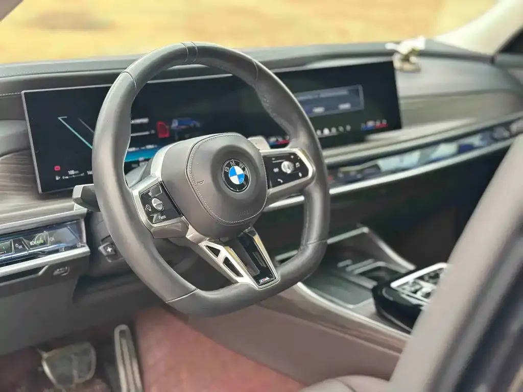 BMW 7 Series — фото 2