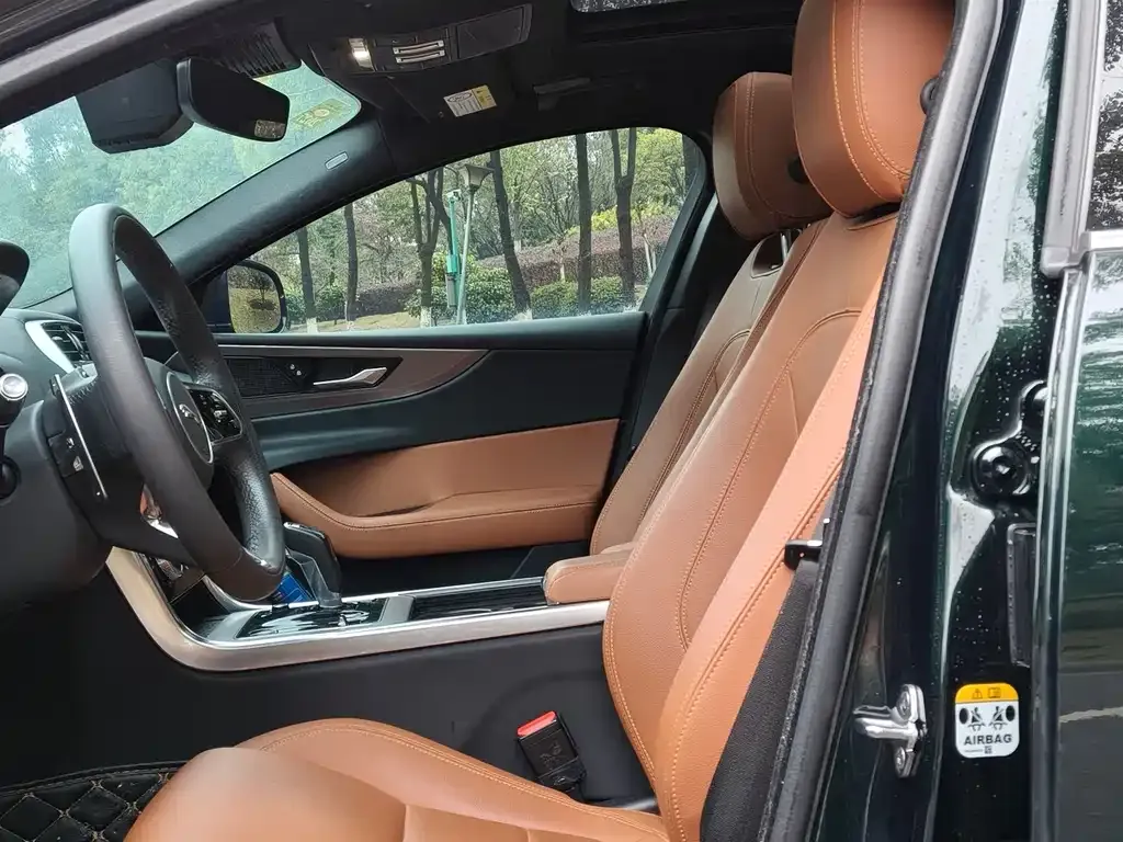 Jaguar XEL 2023 из CN, фото 5