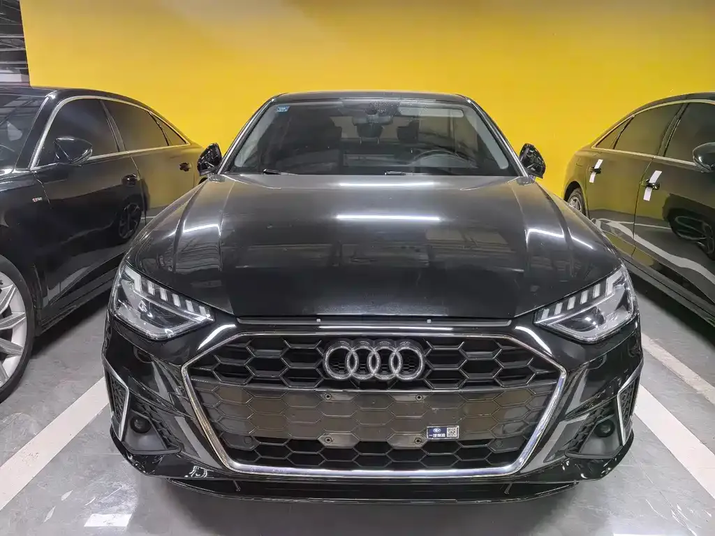 Audi A4L 2021 из CN, фото 2
