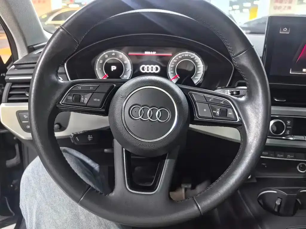 Audi A4L 2021 из CN, фото 8