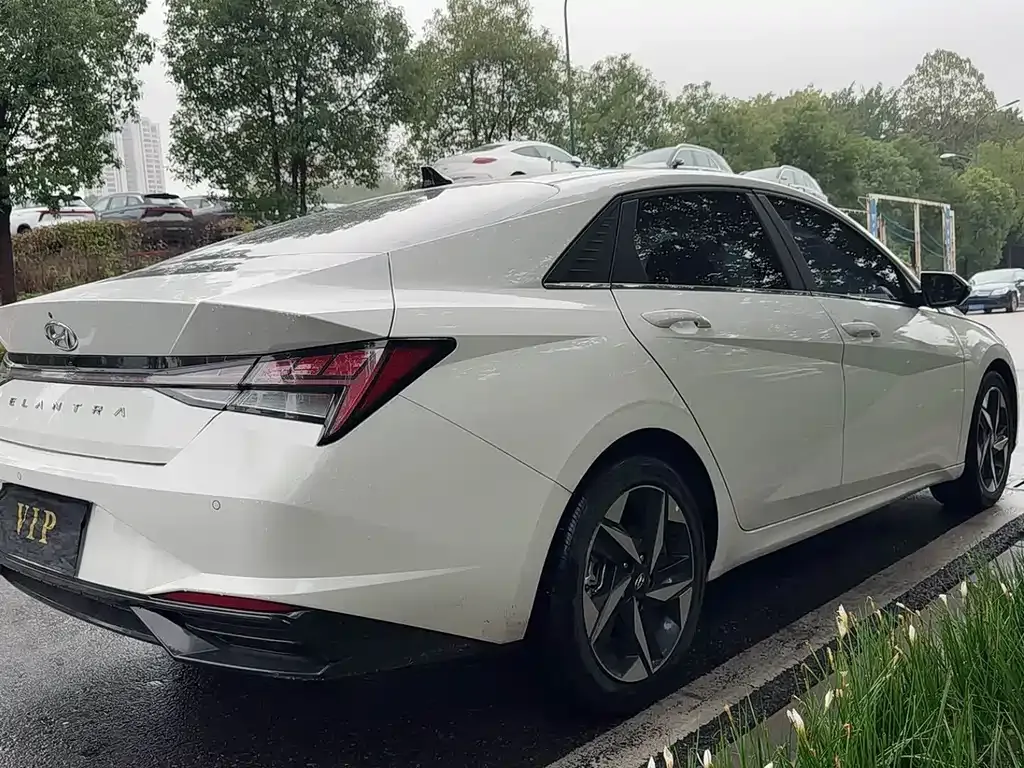 Hyundai Elantra 2023 из CN, фото 4