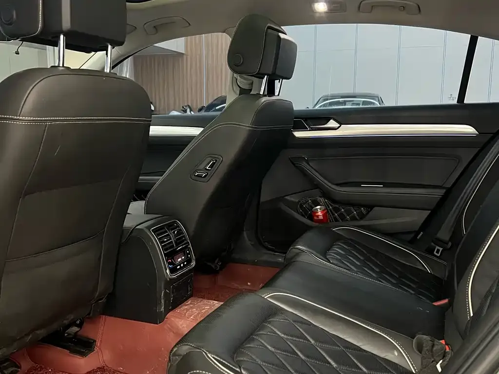 Volkswagen Magotan GTE PHEV 2022 из CN, фото 8