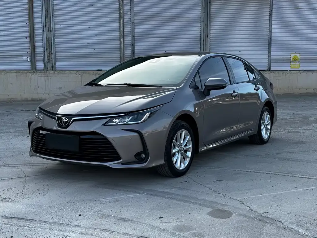 Toyota Corolla — фото 1
