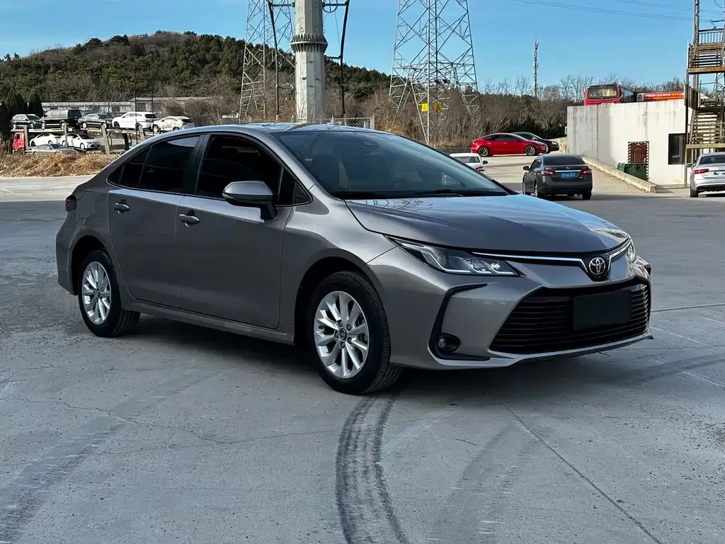 Toyota Corolla — фото 3