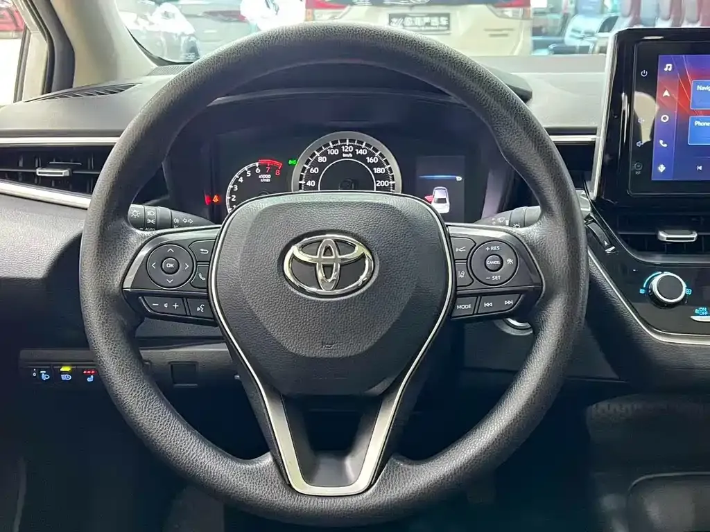 Toyota Corolla — фото 10