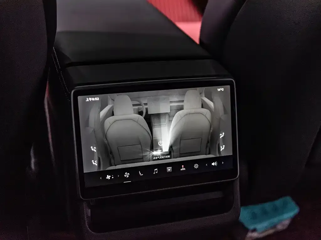 Tesla Model 3 — фото 2