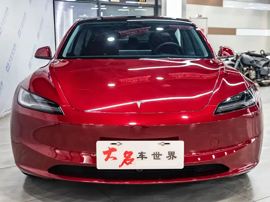 Tesla Model 3 — фото 8