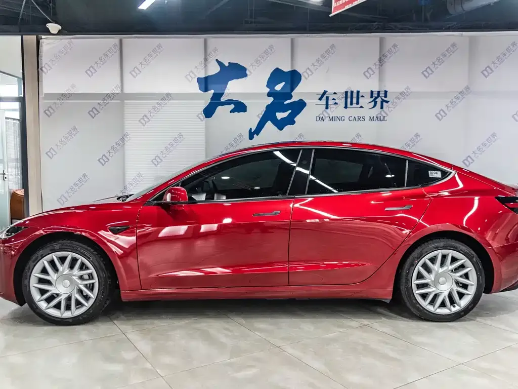 Tesla Model 3 — фото 5