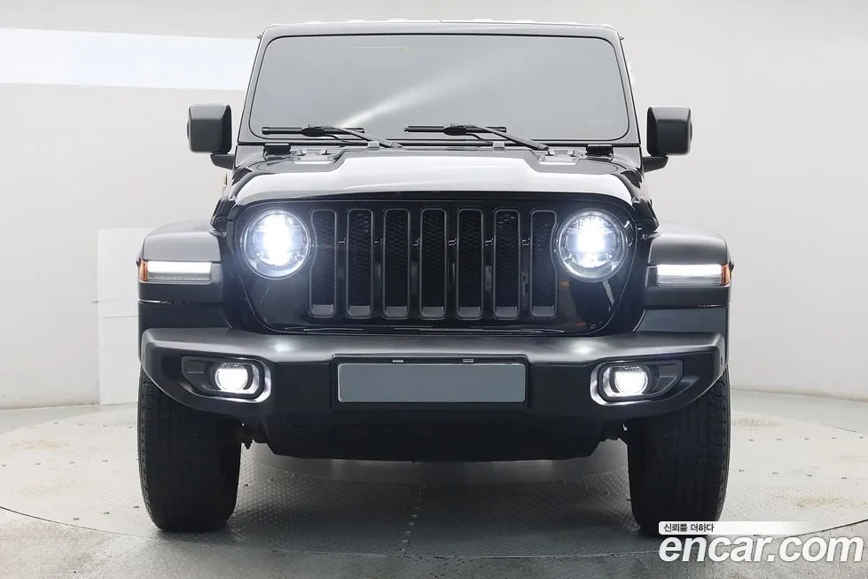 Jeep Wrangler — фото 10