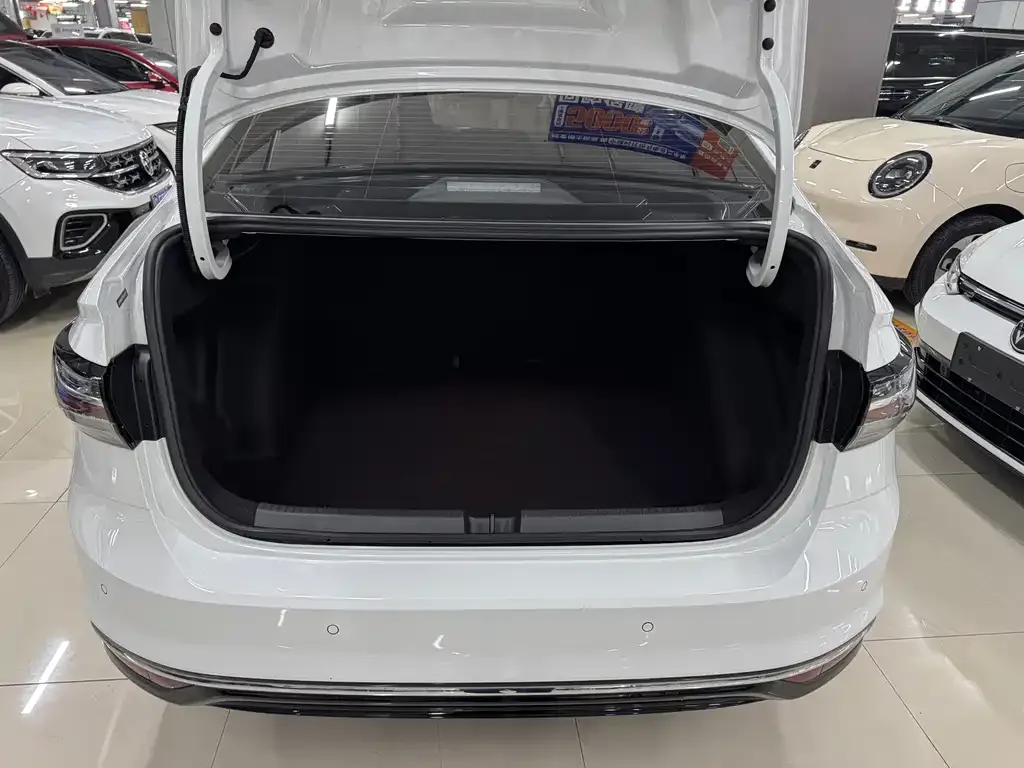 Volkswagen Lavida 2023 из CN, фото 10