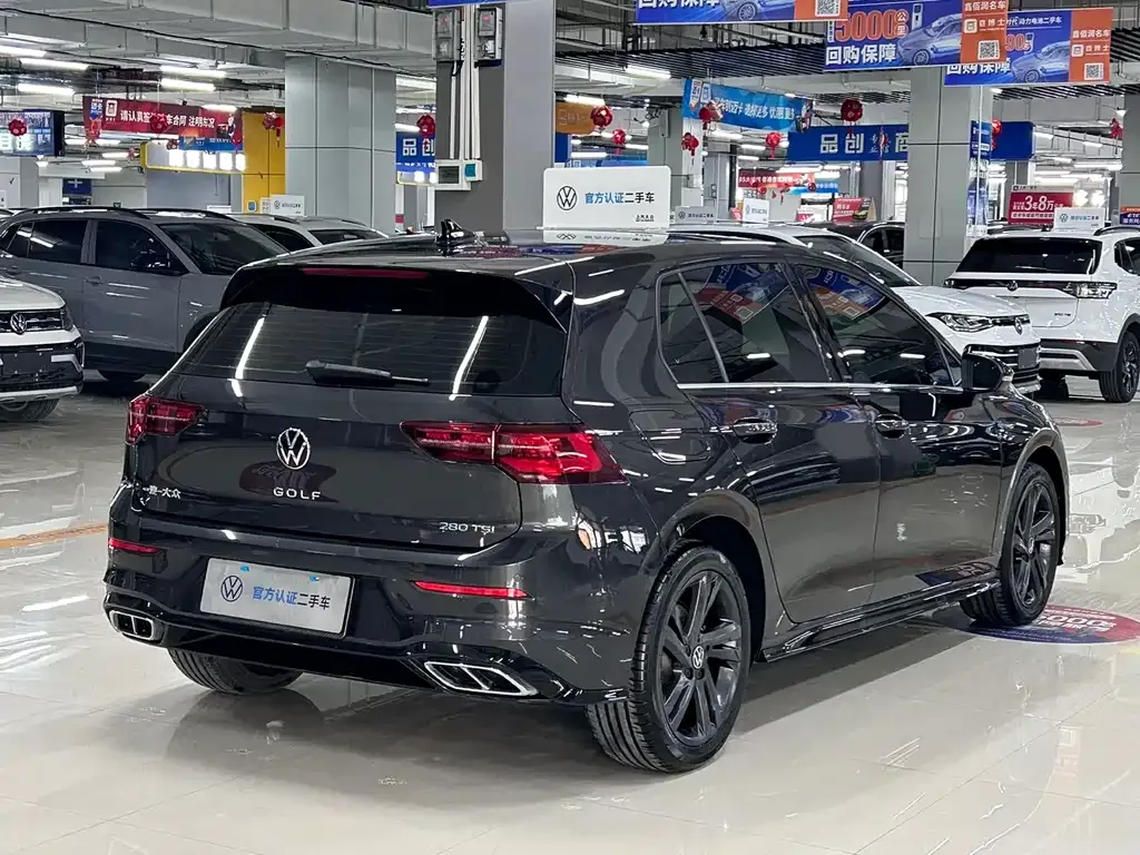 Volkswagen Golf 2023 из CN, фото 8