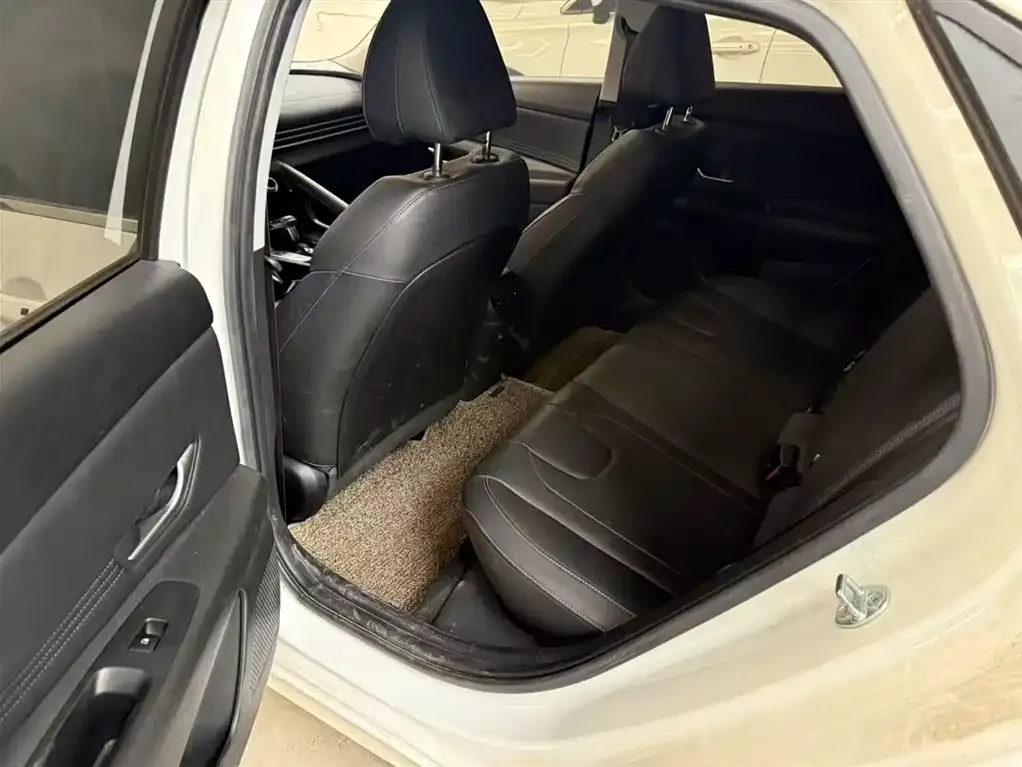 Hyundai Elantra 2022 из CN, фото 9