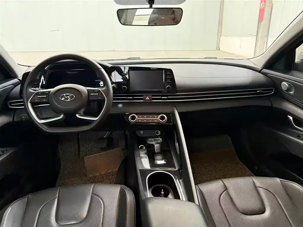 Hyundai Elantra 2022 из CN, фото 3