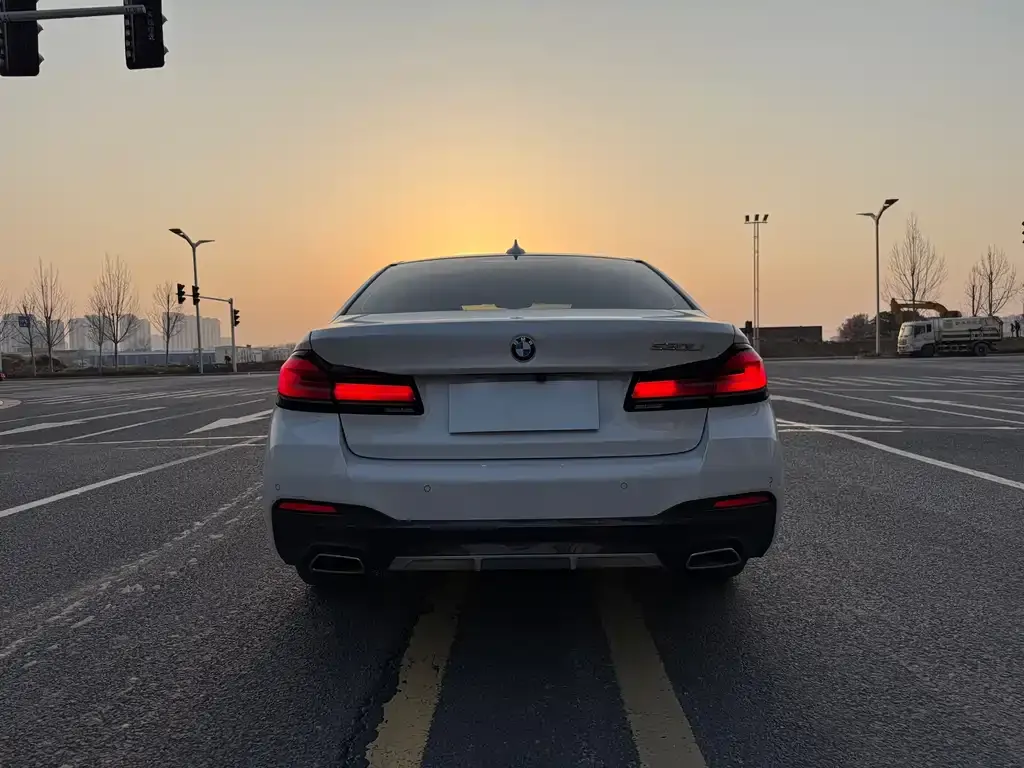 BMW 5 Series — фото 2