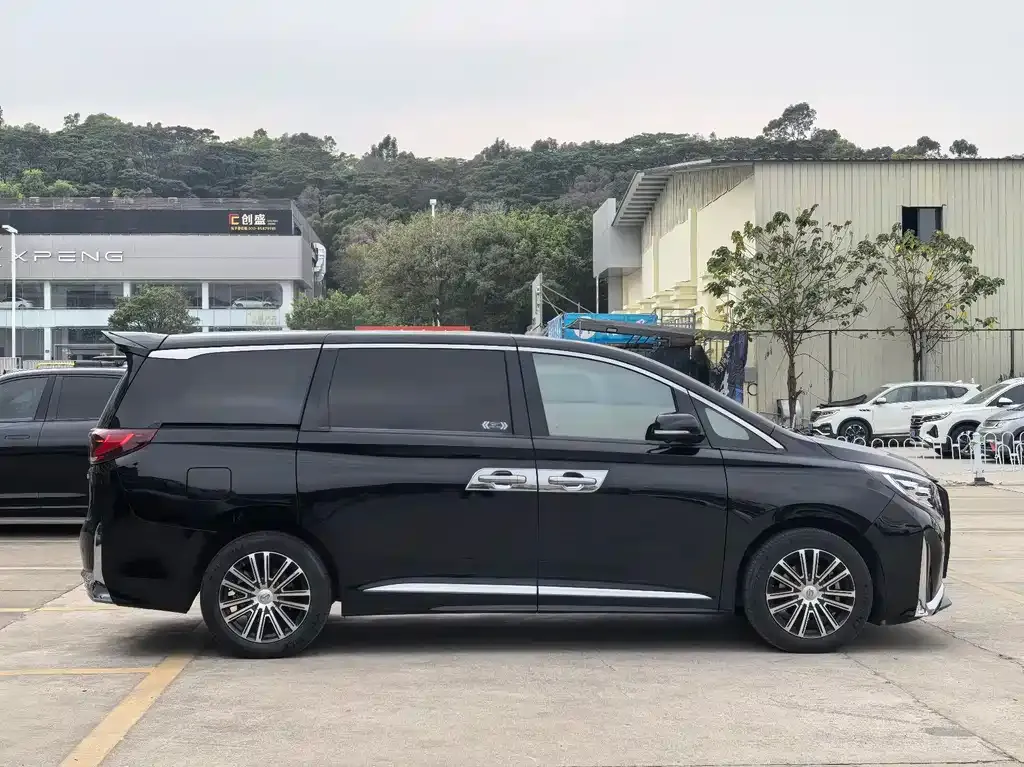 GAC Motor Trumpchi M8 — фото 2
