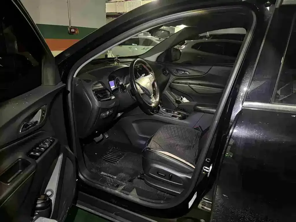 Chevrolet Equinox 2022 из CN, фото 2