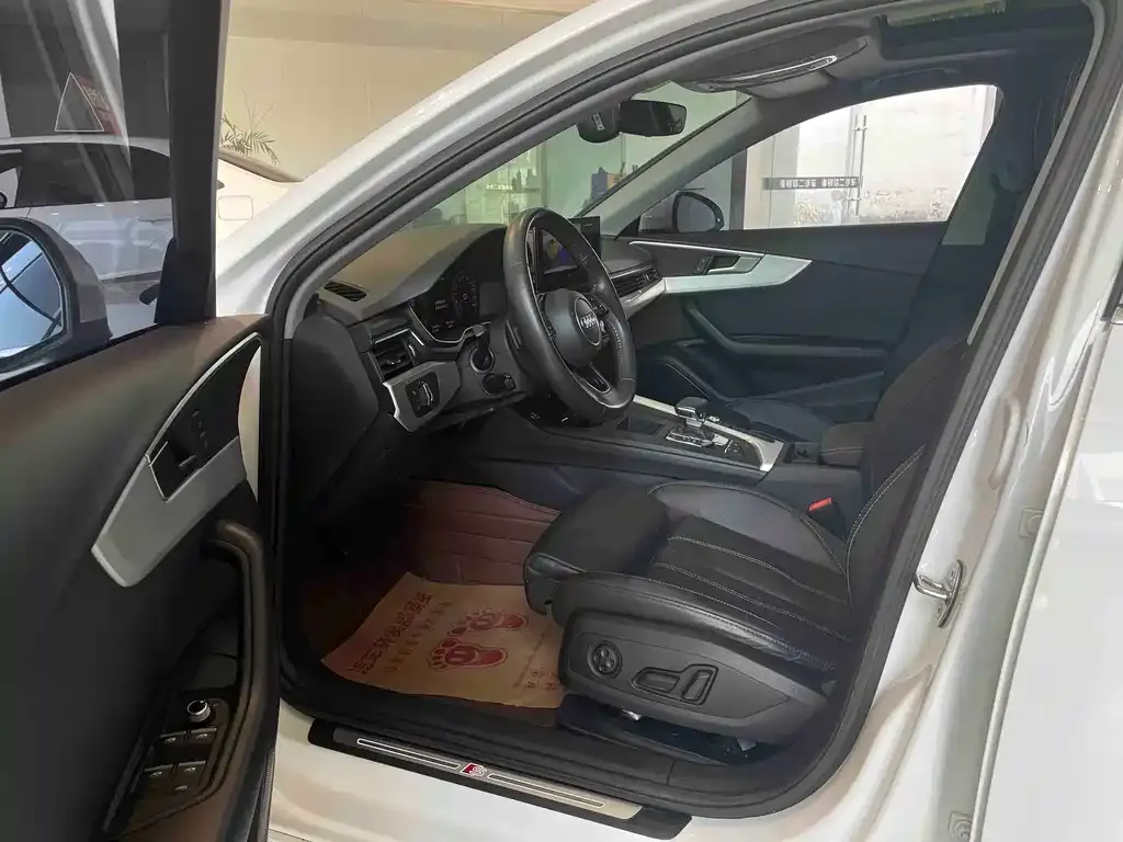 Audi A4L 2022 из CN, фото 4