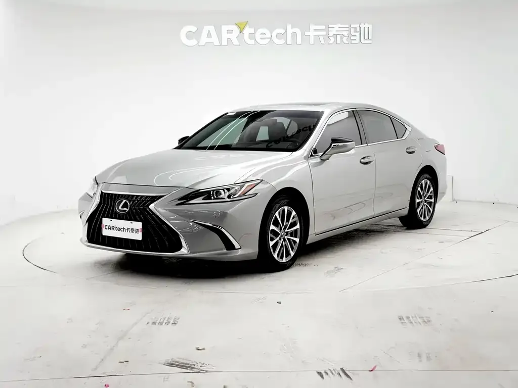 Lexus ES — фото 1