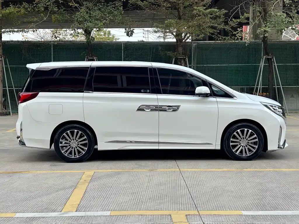GAC Motor Trumpchi M8 — фото 9
