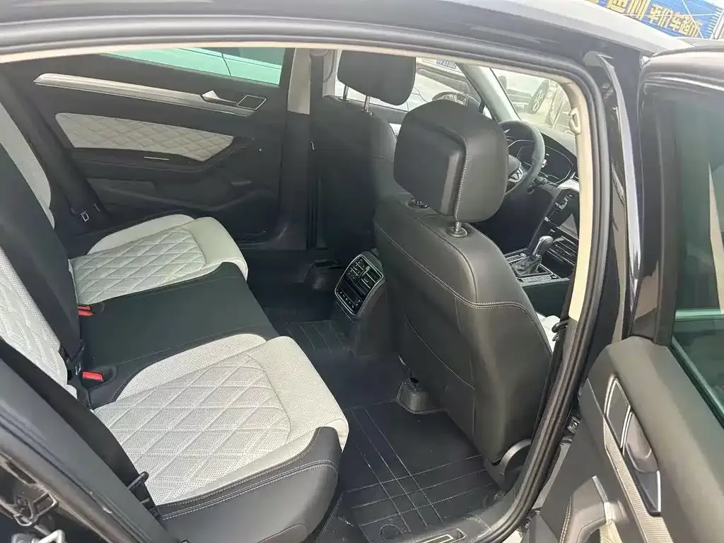 Volkswagen Magotan 2024 из CN, фото 2